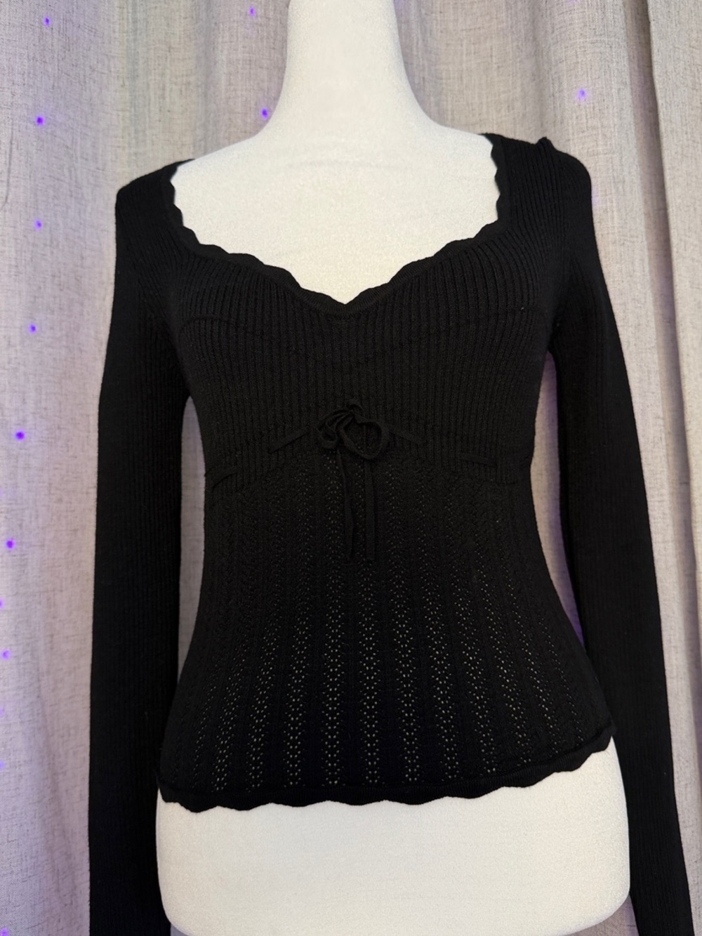 Wilfred Black Ribbed Scalloped V-Neck Sweater